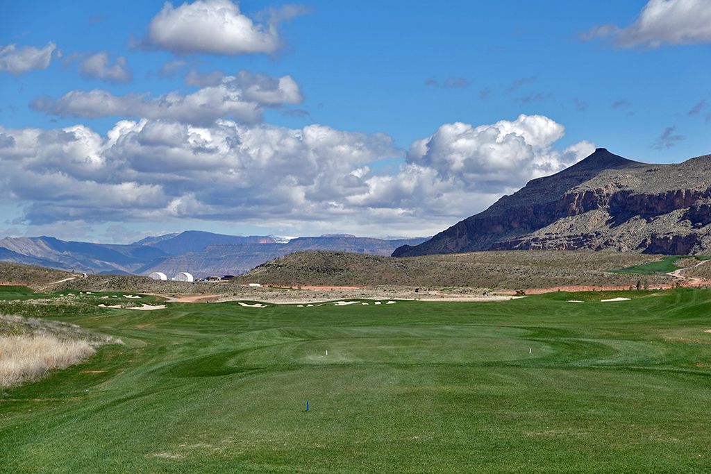 5th (Sidewinder) Hole at Copper Rock Golf Course (567 Yard Par 5)